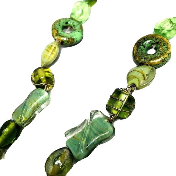 Vintage Handmade Green Beaded Necklace 14” w/ Large Round Pendant Estate 1980s - Picture 7 of 12